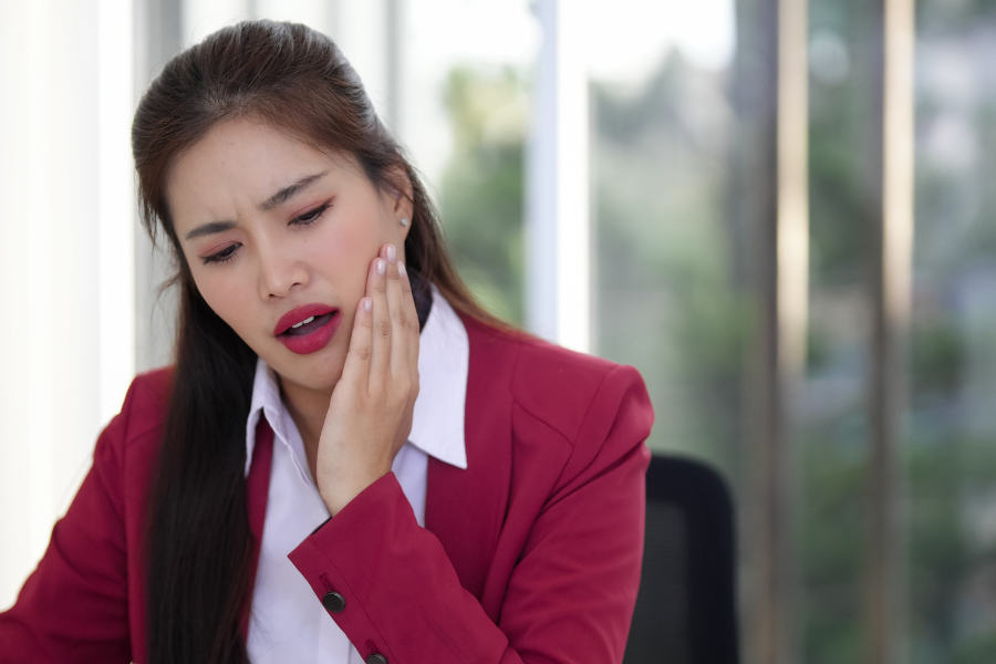 Jaw and temporomandibular joint symptoms affecting everyday comfort